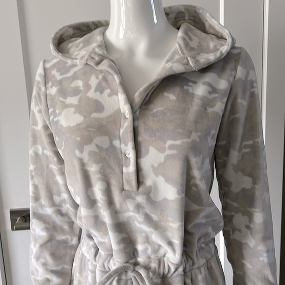 Aero Plush Camo Onesie - Picture 14 of 17